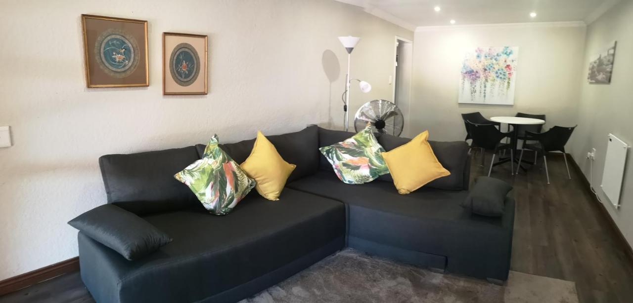 Rest-A-While Guest House - Pretoria-Noord Kültér fotó