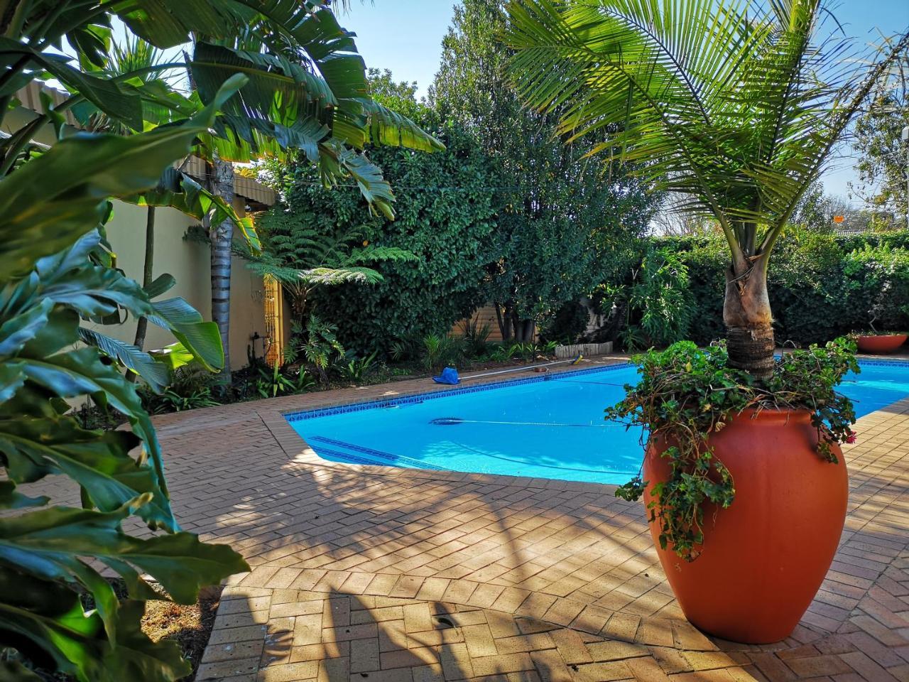 Rest-A-While Guest House - Pretoria-Noord Kültér fotó