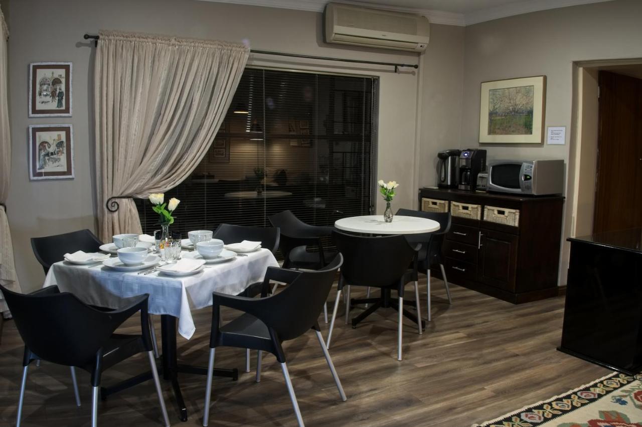 Rest-A-While Guest House - Pretoria-Noord Kültér fotó